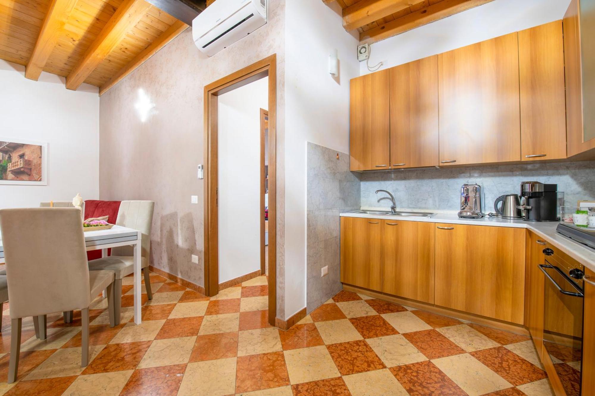 Arena Suite Mazzini Verona Centro Buitenkant foto