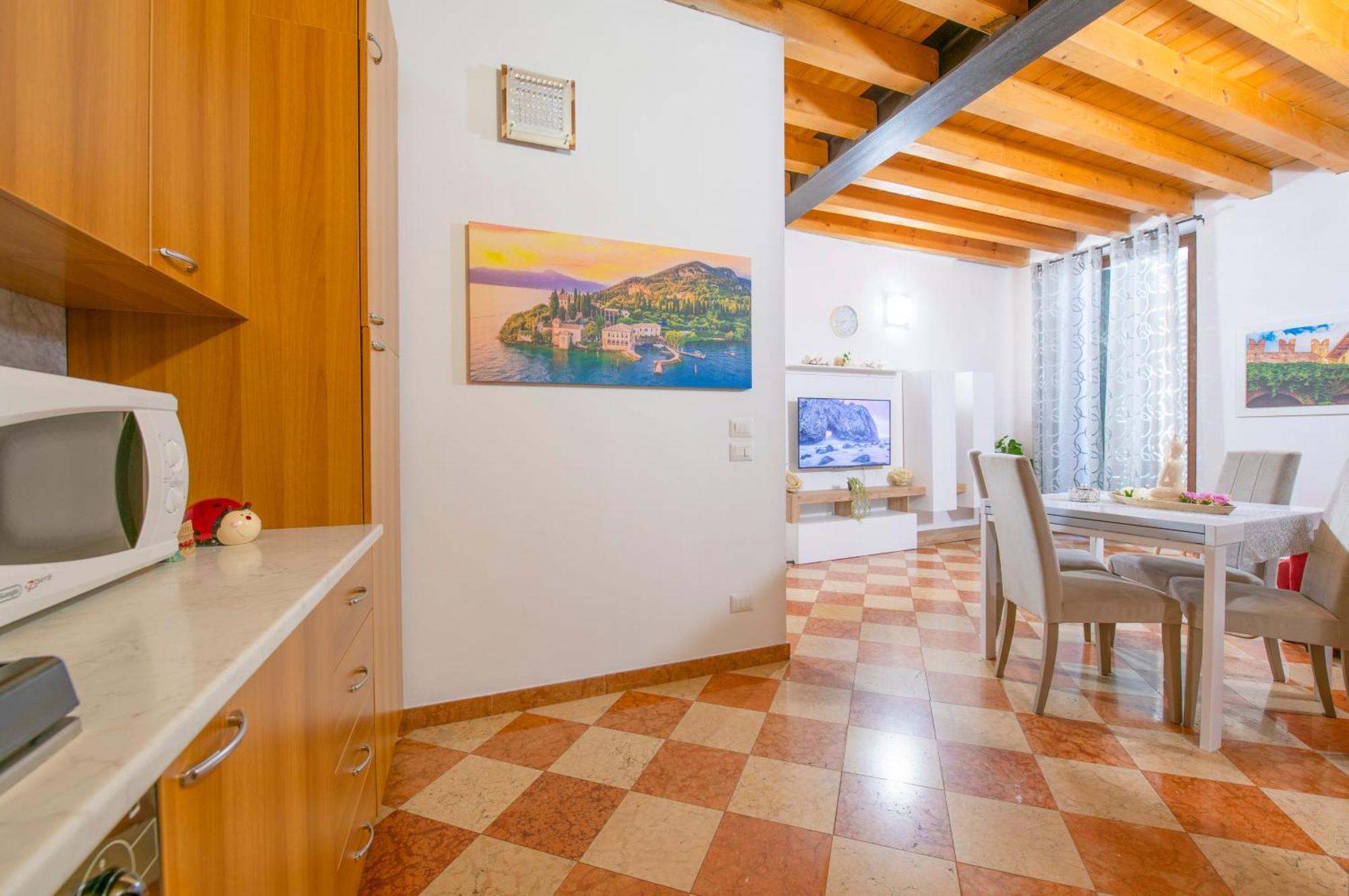 Arena Suite Mazzini Verona Centro Buitenkant foto