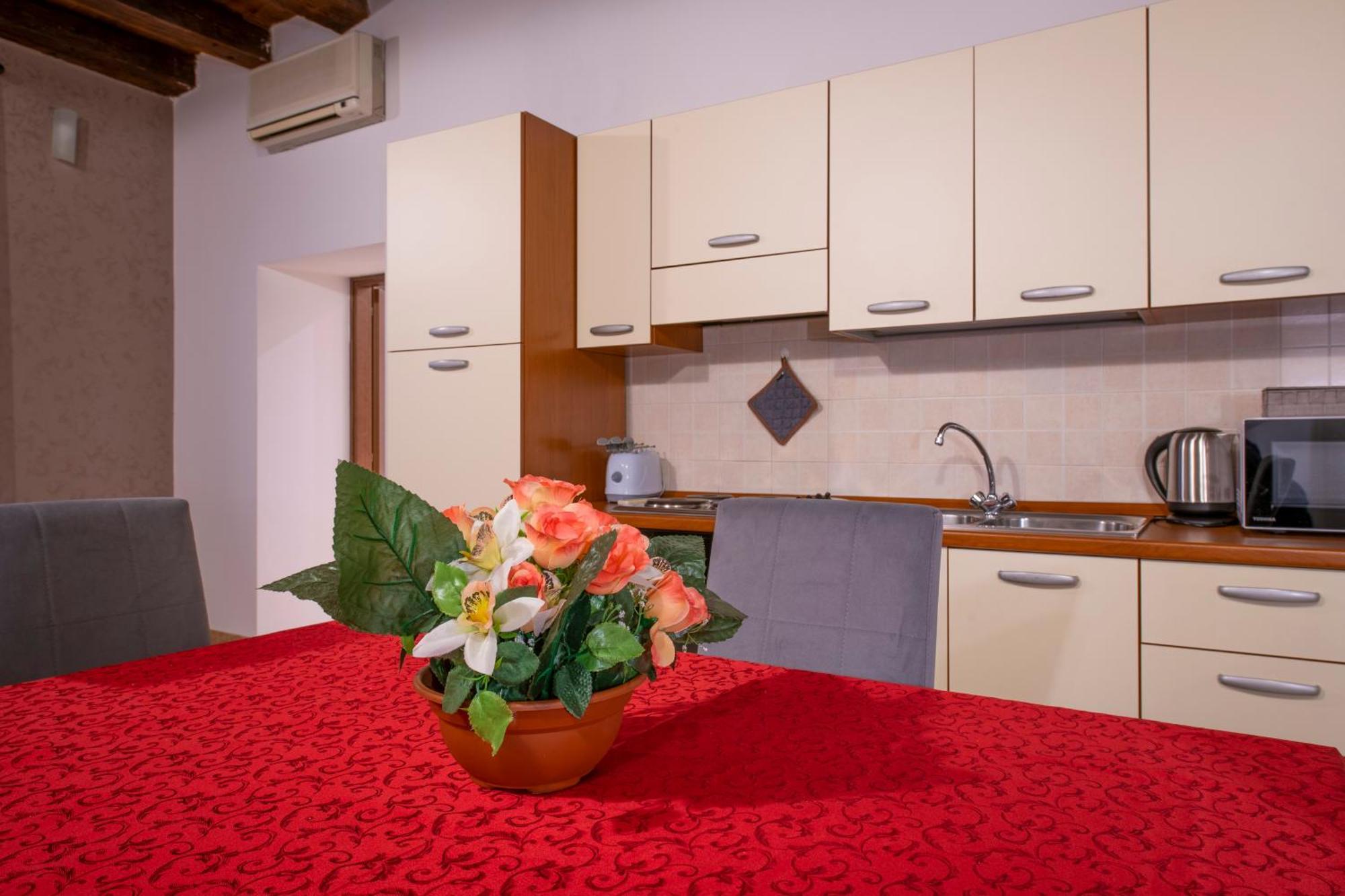 Arena Suite Mazzini Verona Centro Buitenkant foto